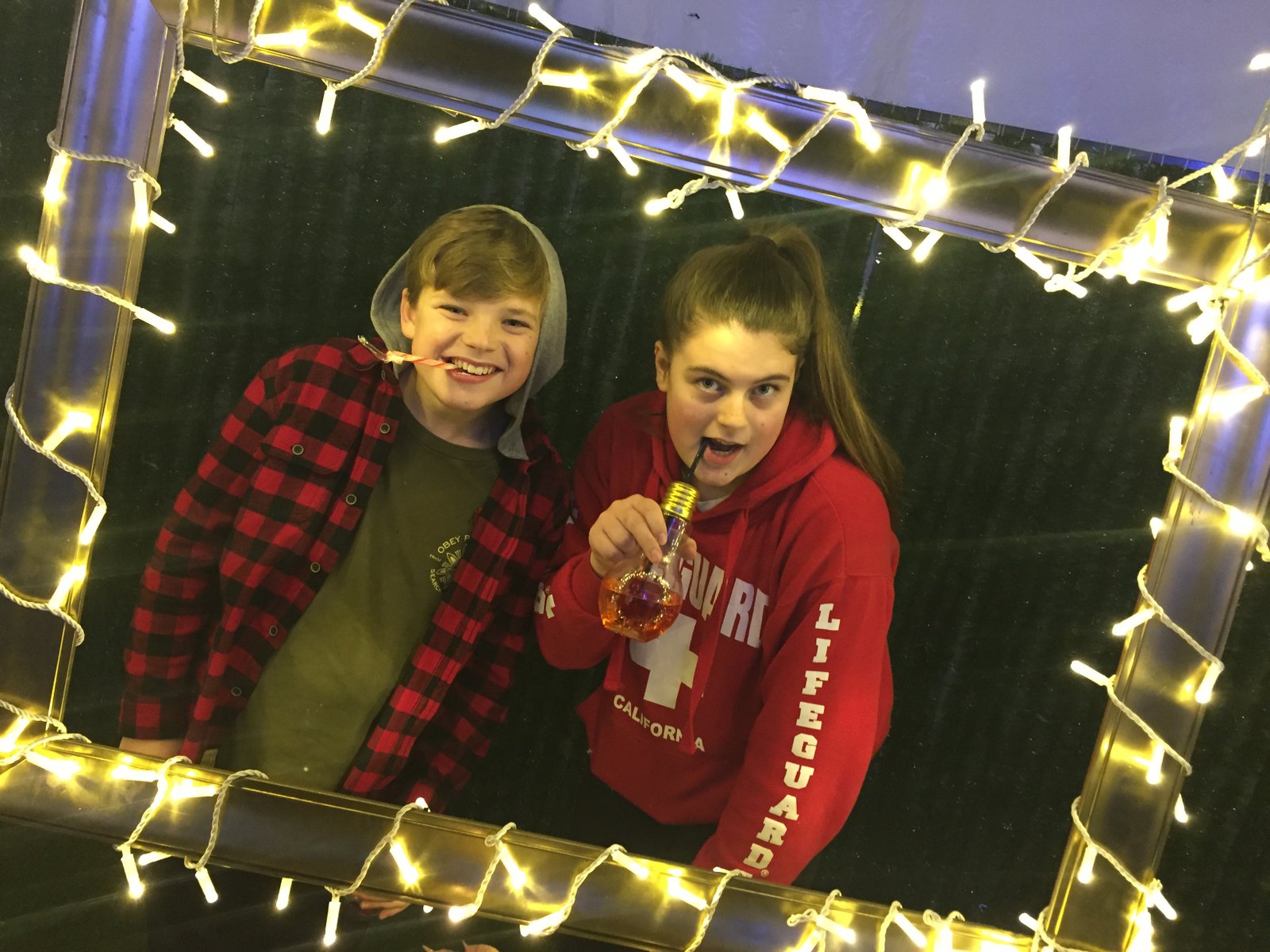 Glow Christmas photo frame and lightbulb soda